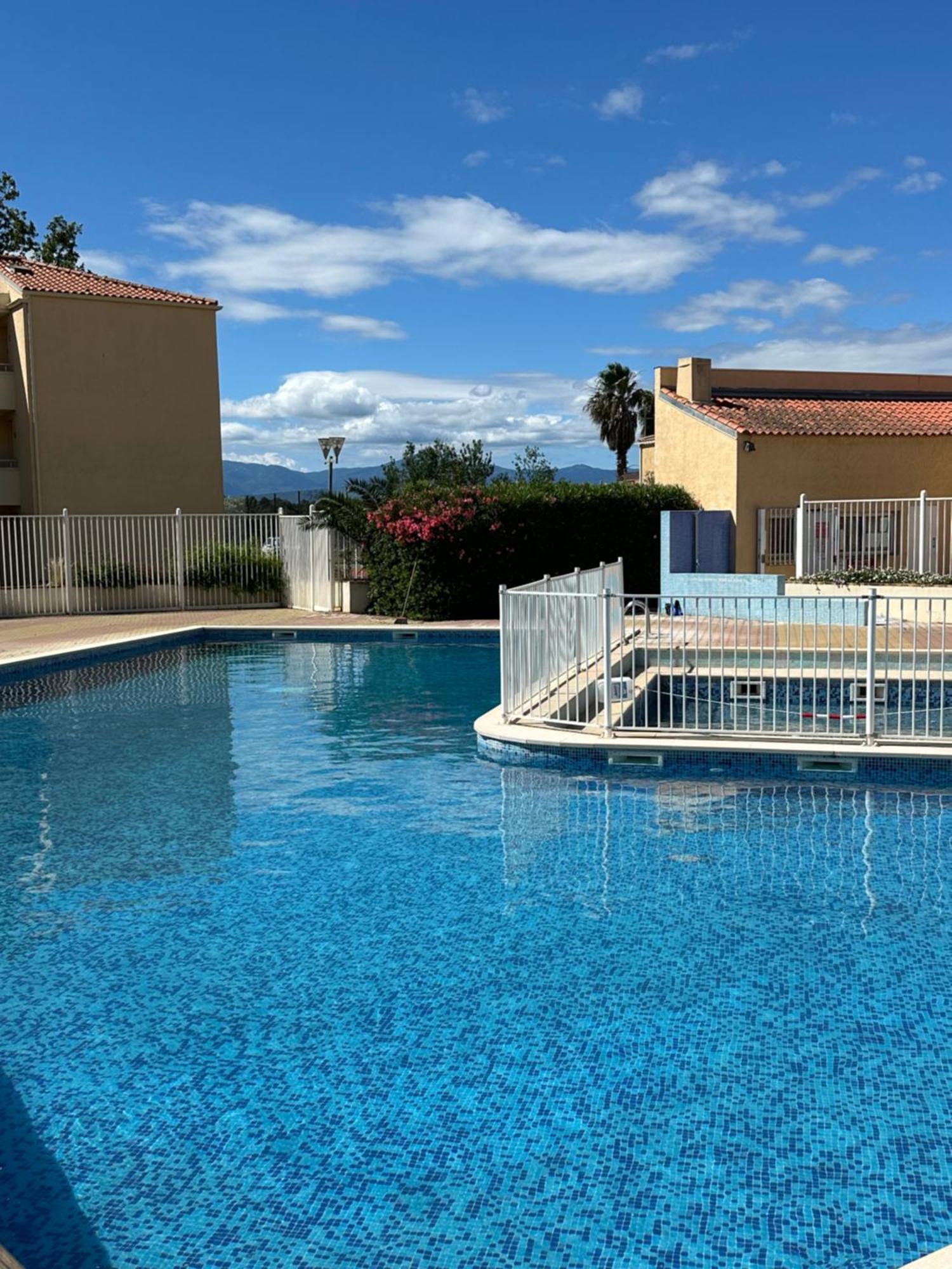 T2 Rdc A Canet En Roussillon Europa 4 Pers ,Piscine,Clim, Tennis, Parking Exterior photo